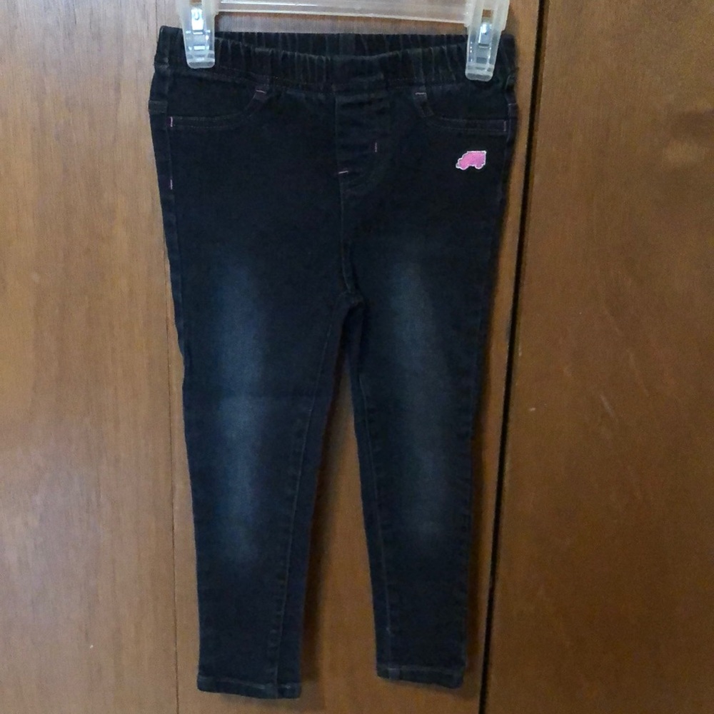 PRE-OWNED GIRLS PANTS SIZE 4. IN EXCELLENT CONDITION. SMOKE FREE HOME.